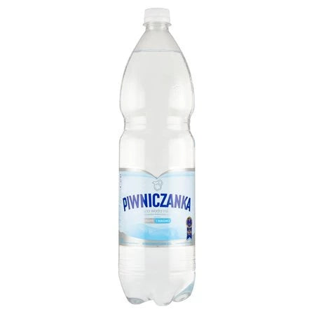 PIWNICZANKA Naturalna woda mineralna niskonasycona CO₂ 1.5 L
